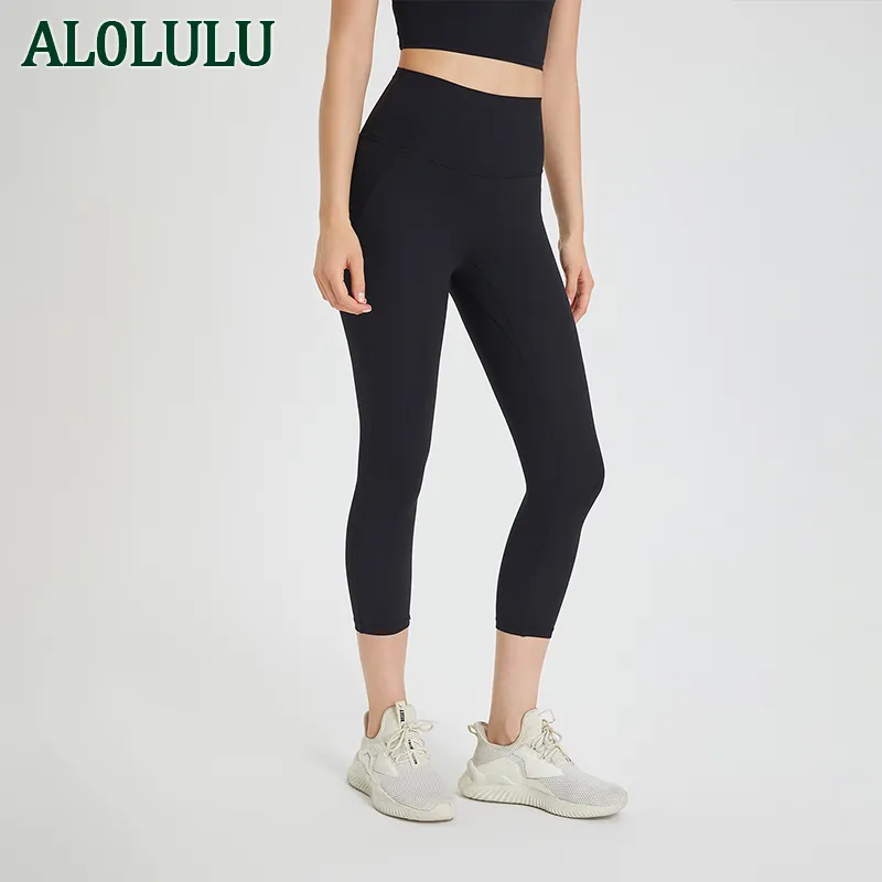 AL0LULU Leggings cortos con logotipo, pantalones de yoga, pantalones deportivos de cintura alta con realce de cadera