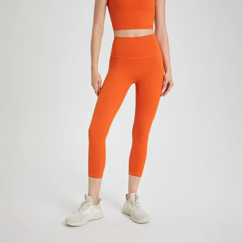 AL0LULU Leggings cortos con logotipo, pantalones de yoga, pantalones deportivos de cintura alta con realce de cadera