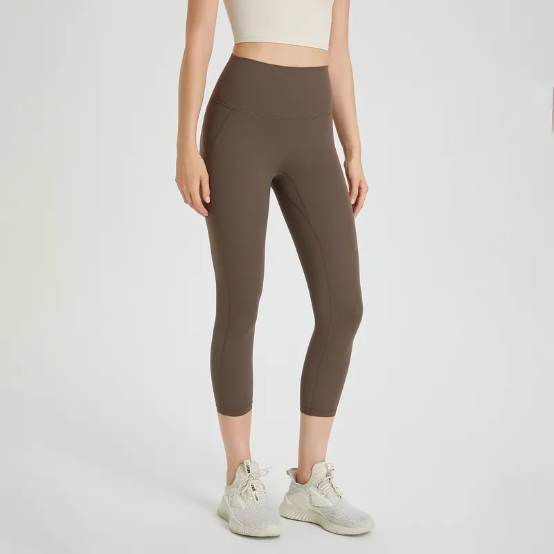 AL0LULU Leggings cortos con logotipo, pantalones de yoga, pantalones deportivos de cintura alta con realce de cadera