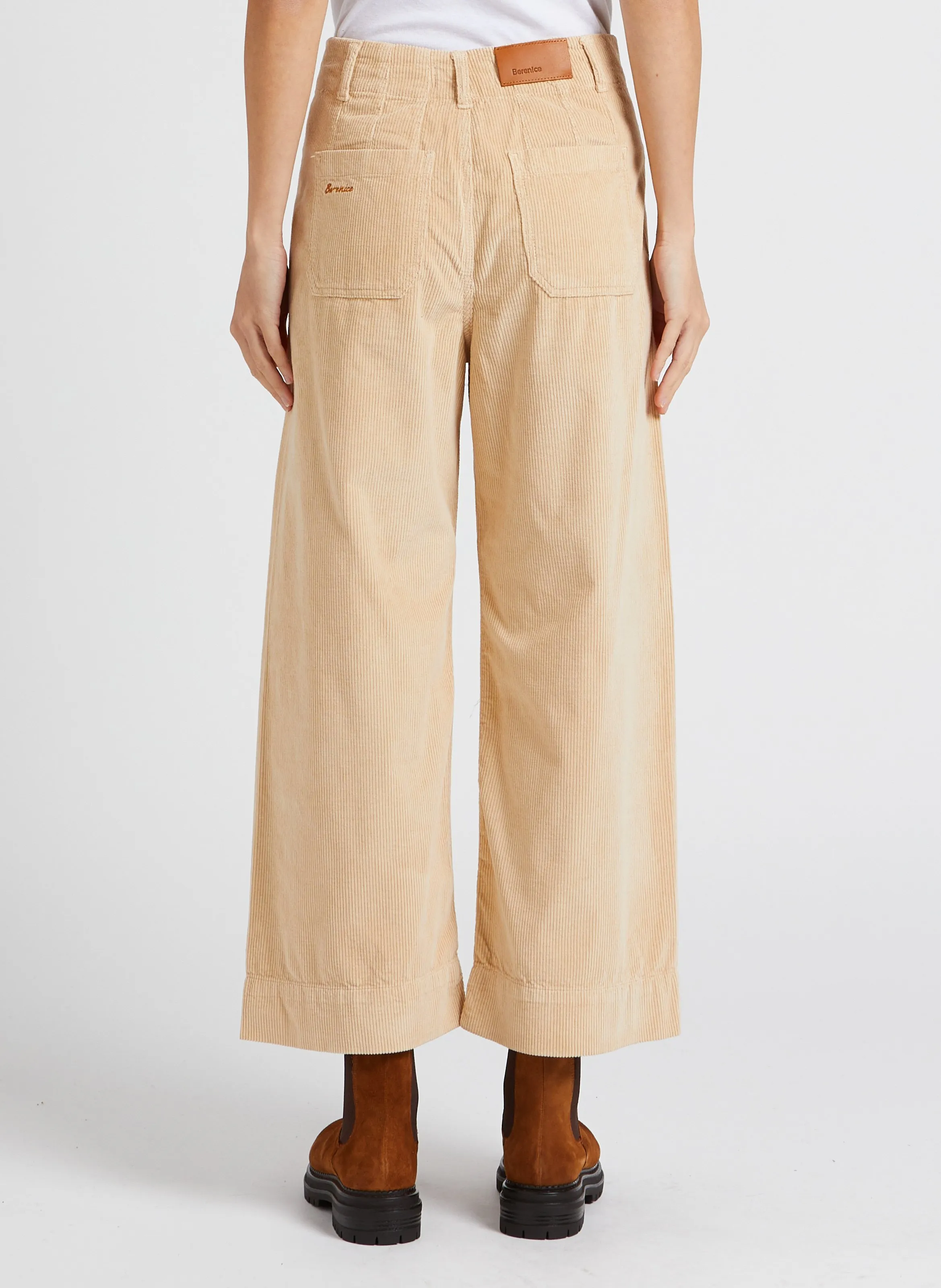 BERENICE JAKARTA  PANTALóN ANCHO DE MEZCLA DE ALGODóN DE TALLE ALTO EN BEIGE