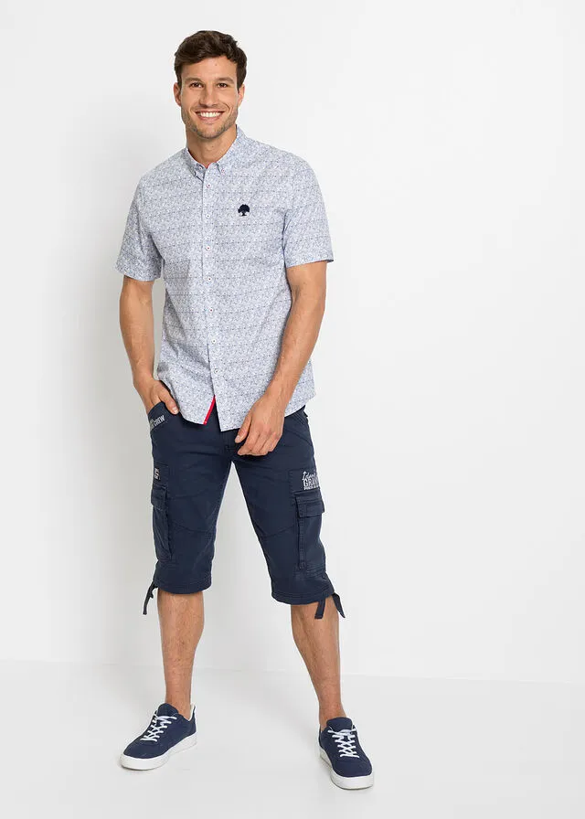 Bermudas largas con bolsillos cargo, corte regular Azul marino estampado