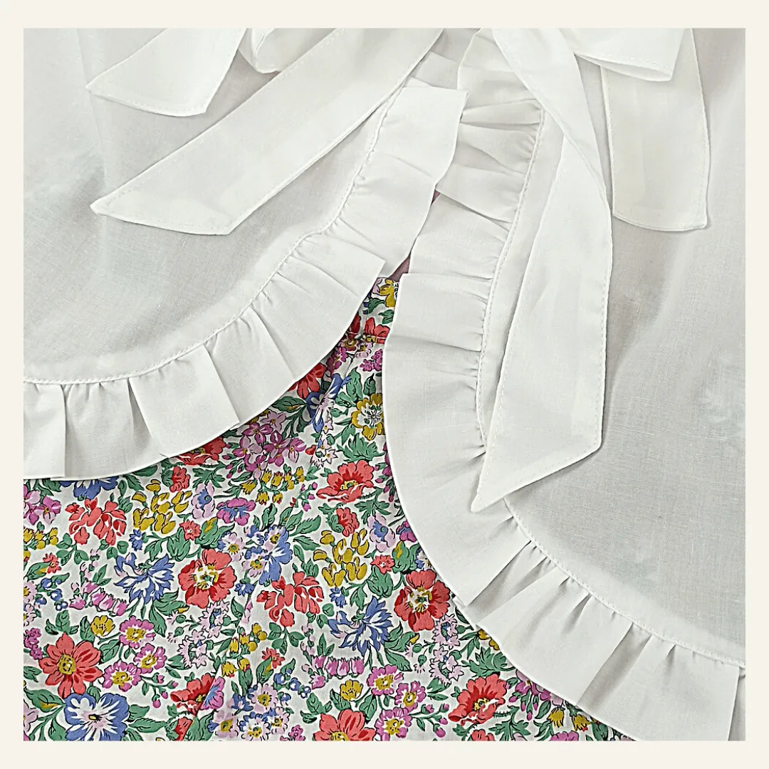 Blusa con lazos en la espalda