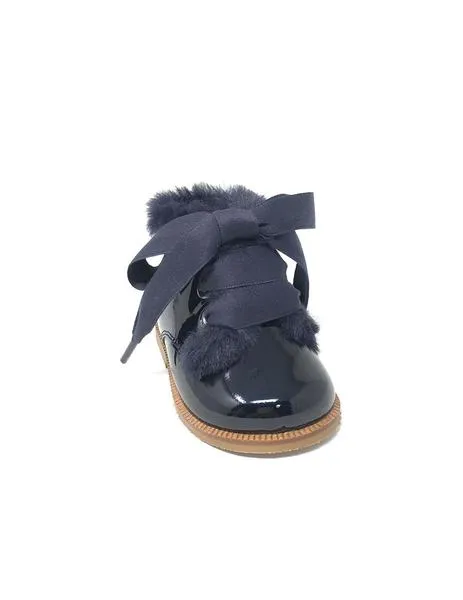 botin charol azul marino con pelito