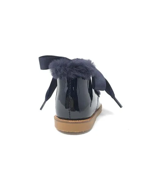 botin charol azul marino con pelito