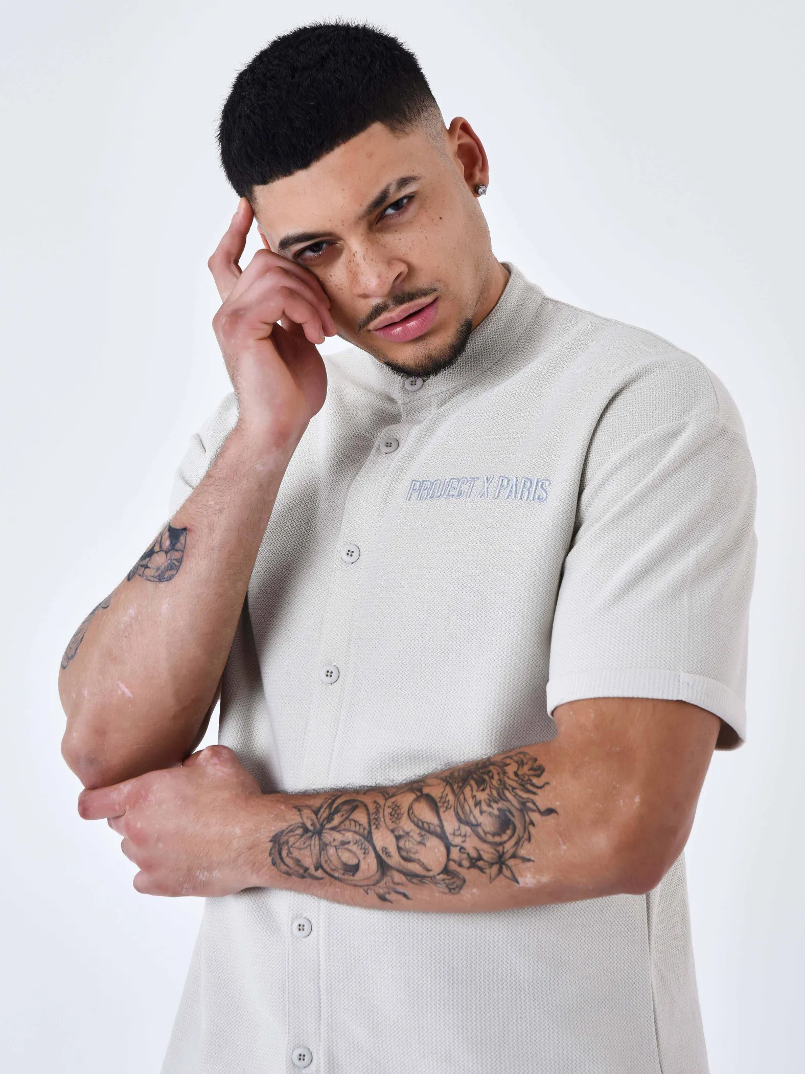 Camisa lisa con cuello mao