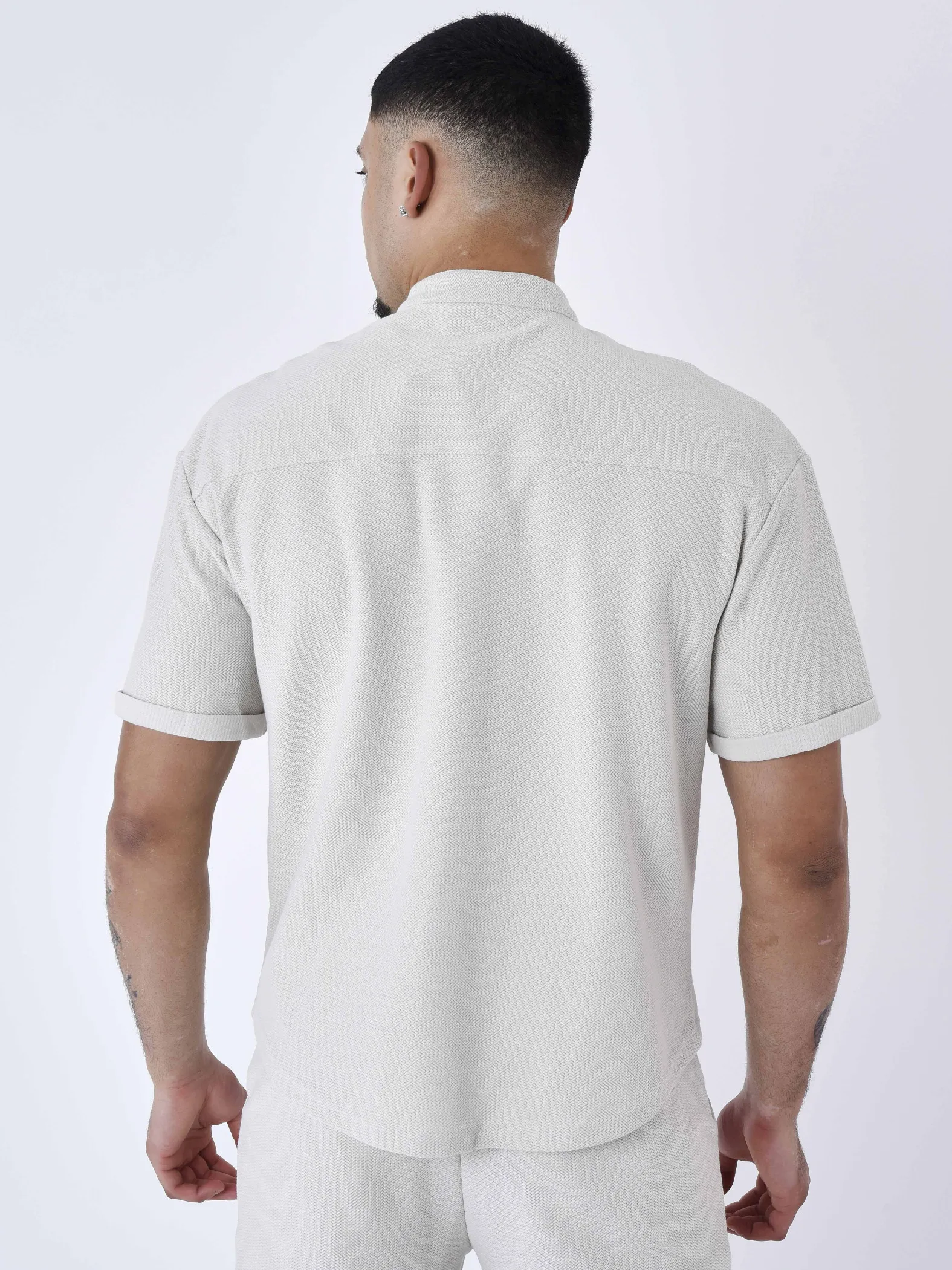 Camisa lisa con cuello mao