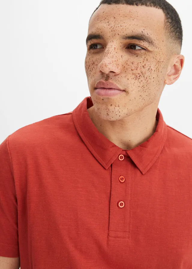 Camiseta de tipo polo rojo carmín