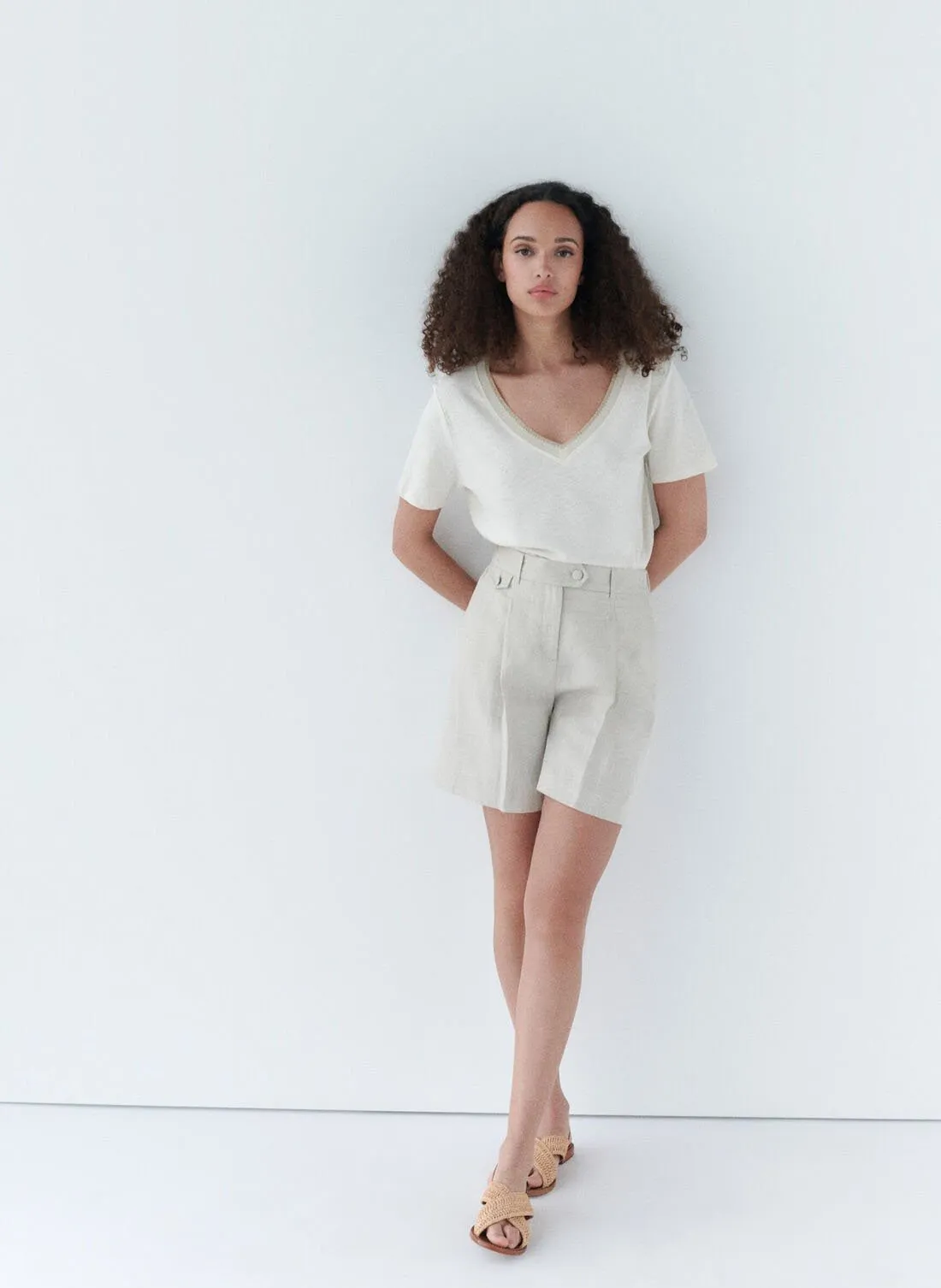 CAROLL SOLCANO  SHORT TALLE ALTA DE ALGODóN Y LINO MEZCLADOS EN BEIGE