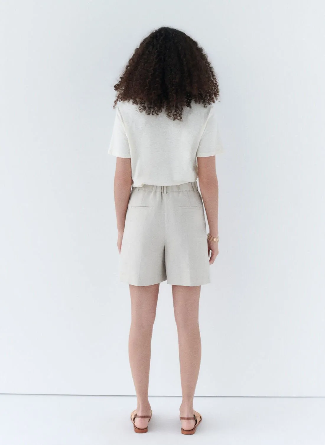 CAROLL SOLCANO  SHORT TALLE ALTA DE ALGODóN Y LINO MEZCLADOS EN BEIGE