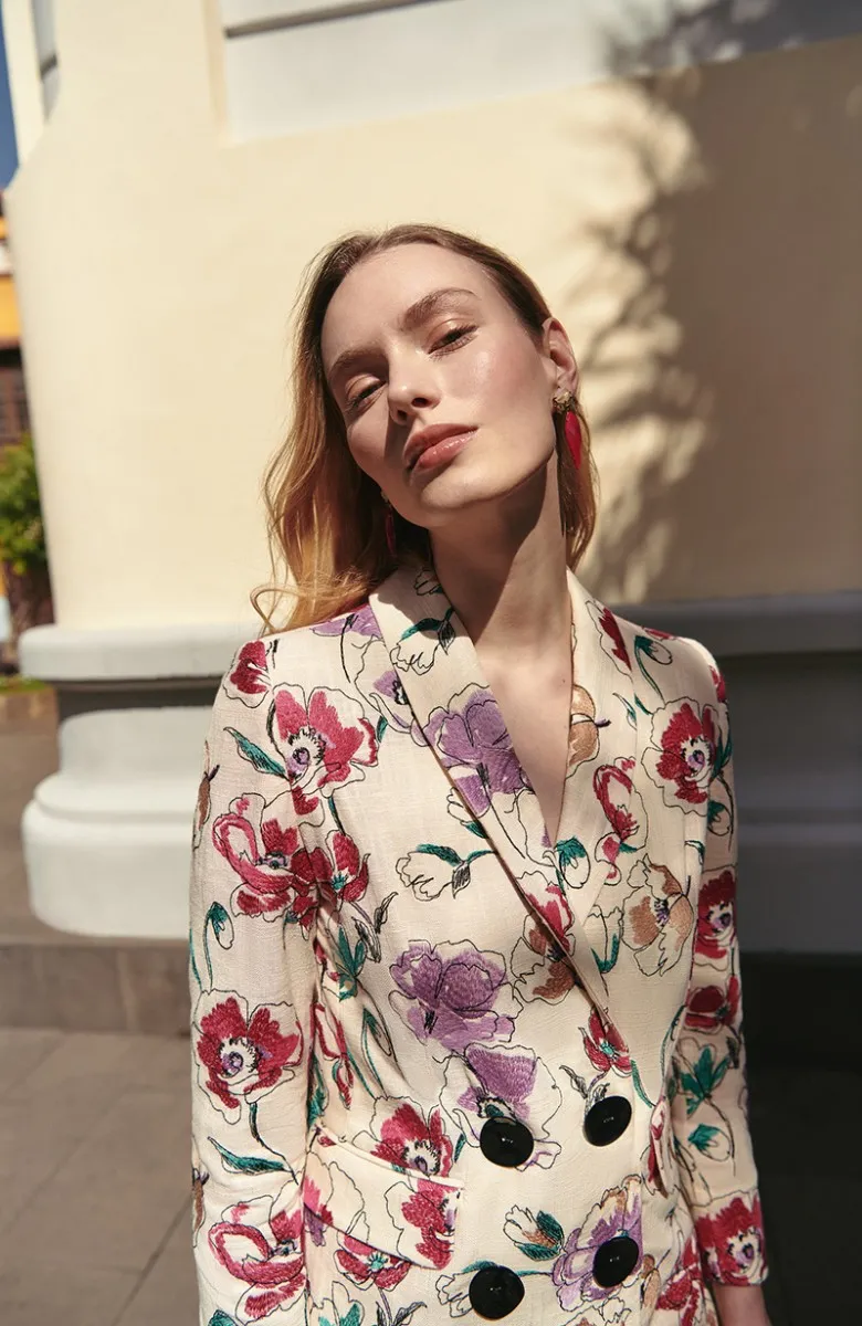 Chaqueta americana lino bordado flores El Jaral