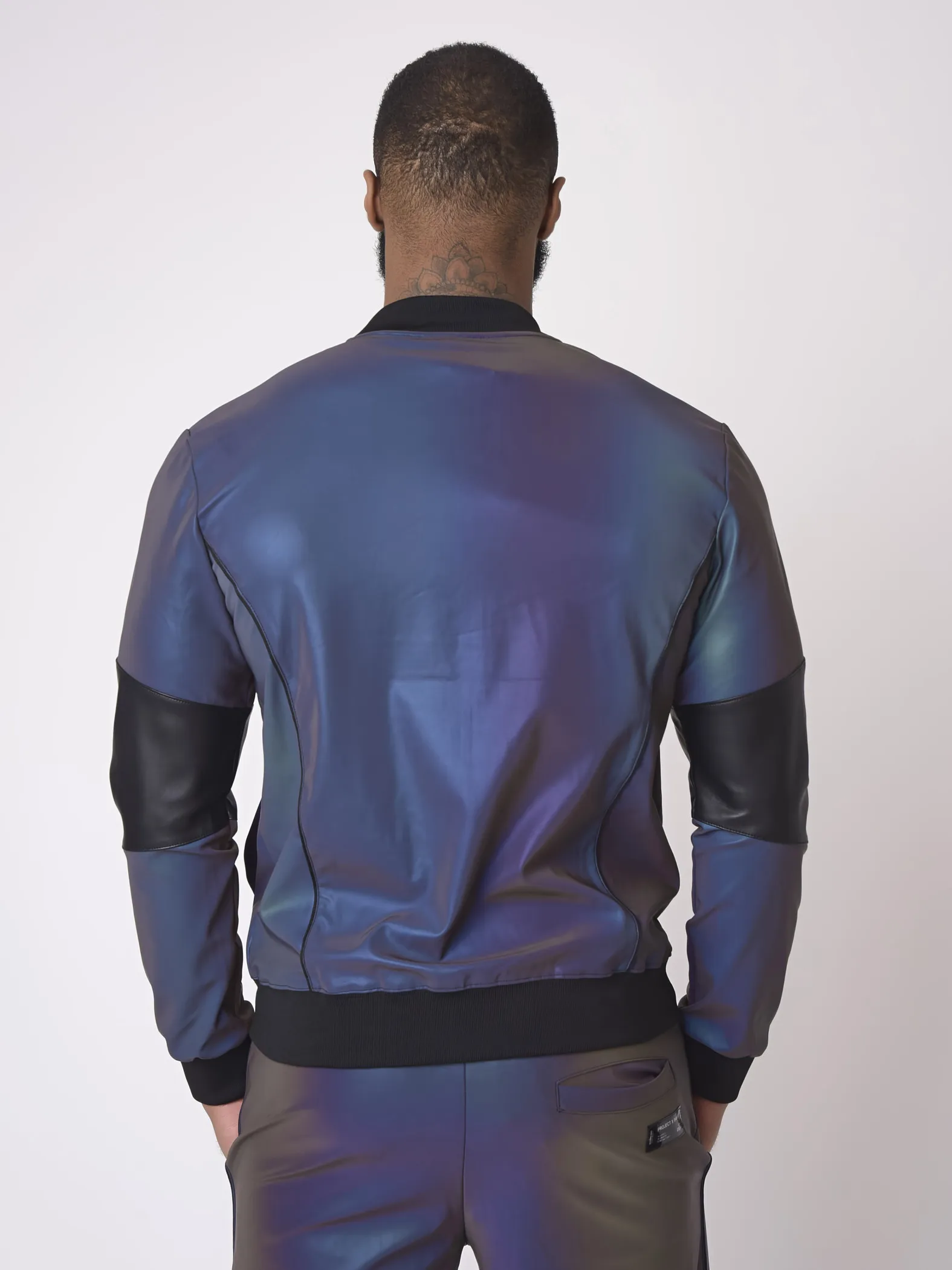 Chaqueta bomber con canesú reflectante