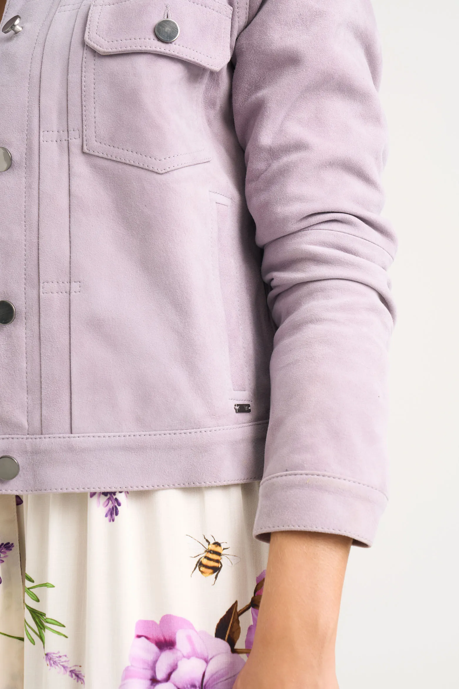 Chaqueta mercury tipo trucker para mujer en gamuza