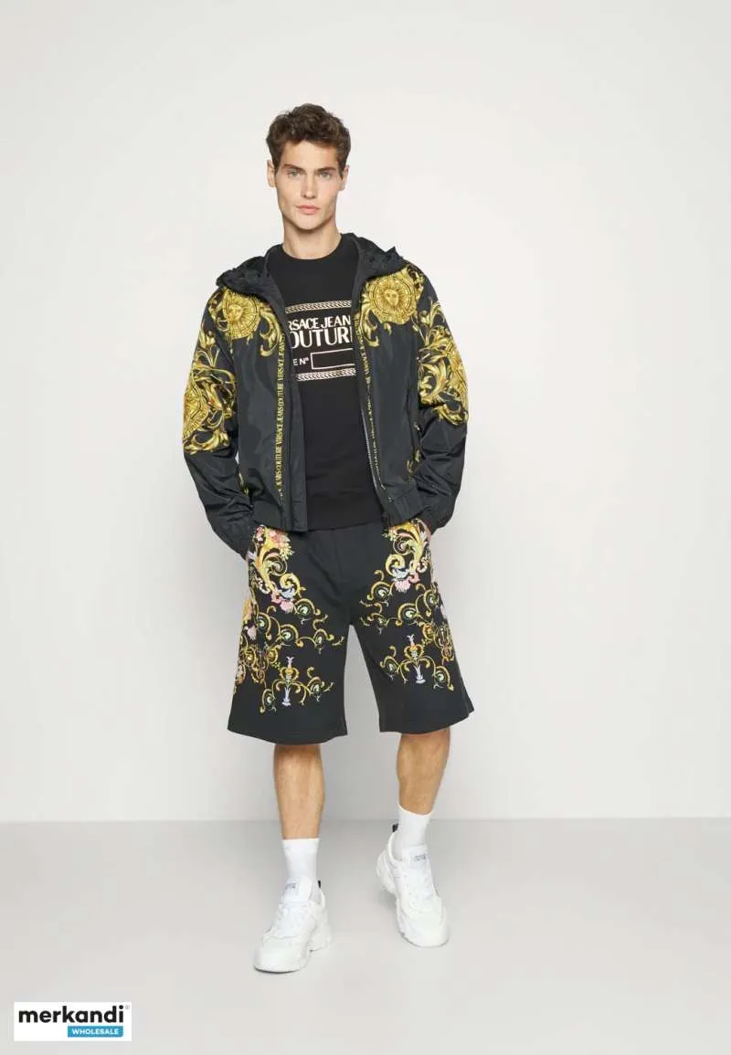 CHAQUETA VERSACE JEANS COUTURE NEGRO | AL POR MAYOR :186€ | AL POR MENOR: 420€.