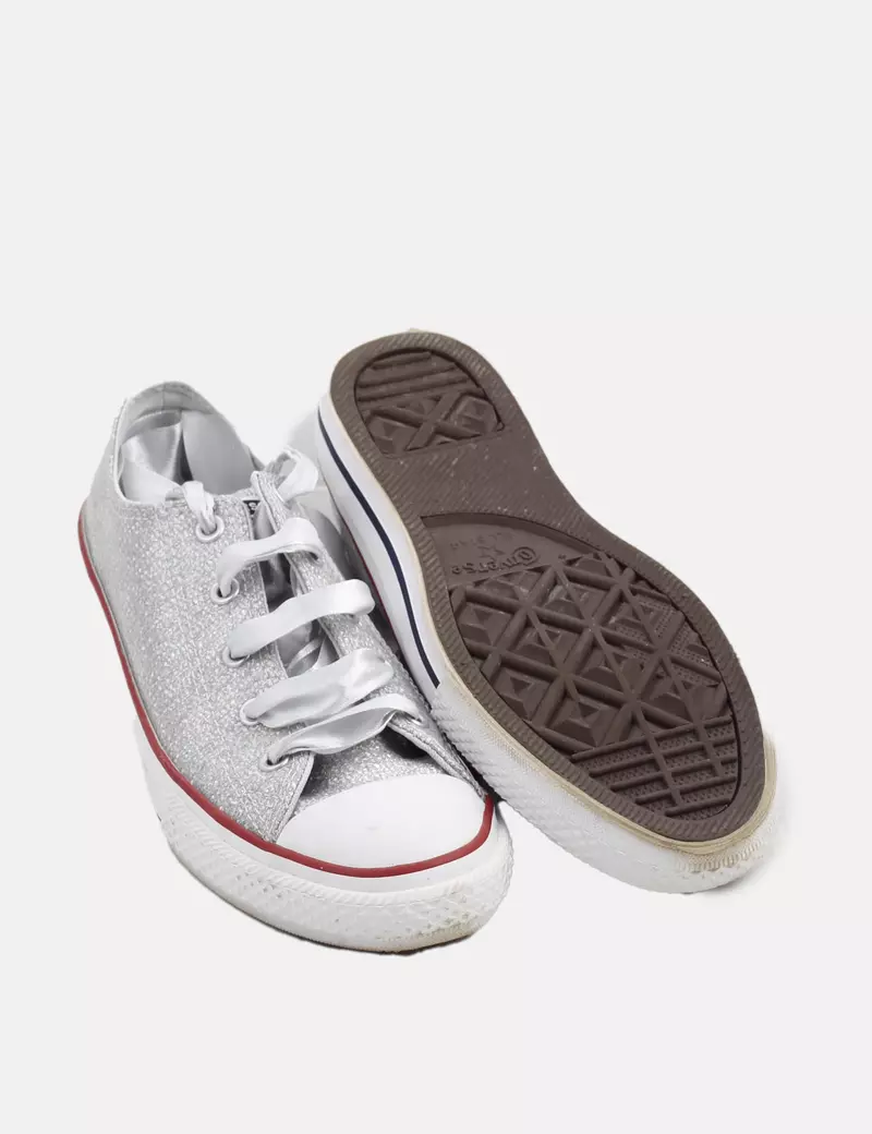 Converse Deportiva plateada brillo