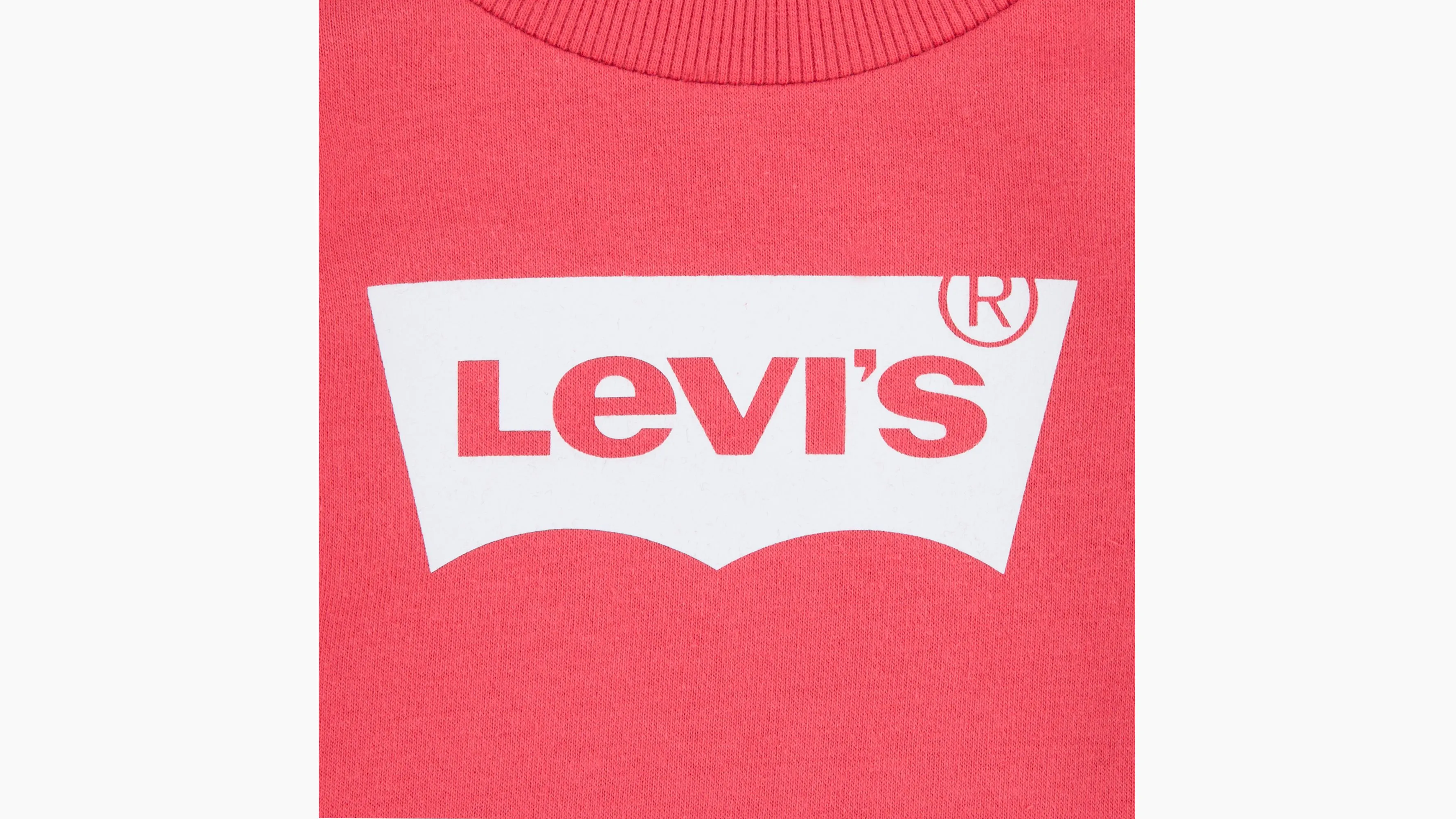 Cuello Redondo Con Logotipo Batwing