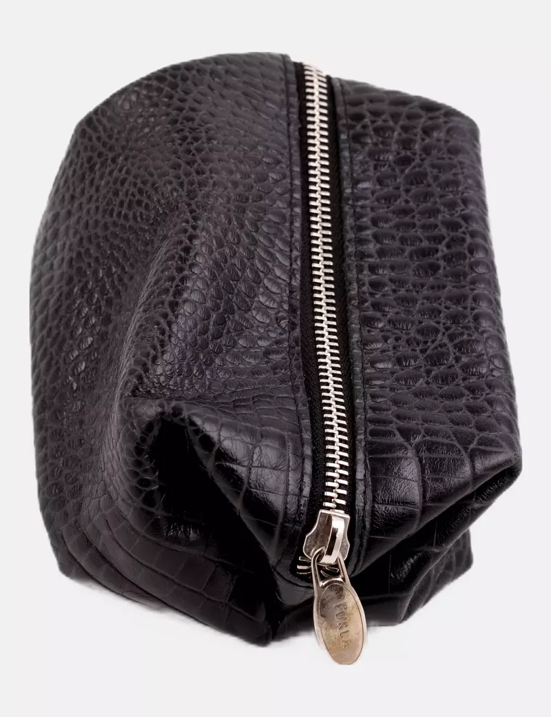 Furla Neceser negro textura