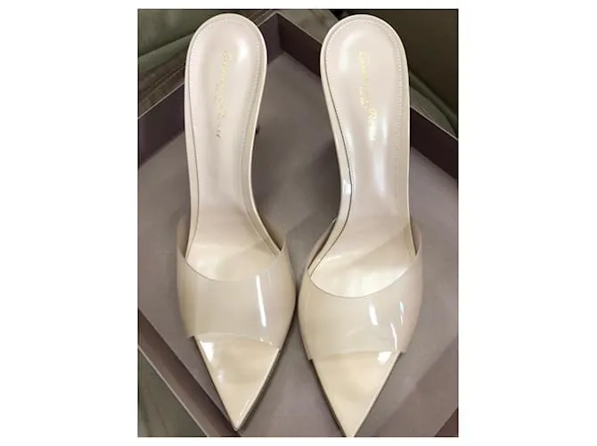 Gianvito Rossi Elle Mula Crema 