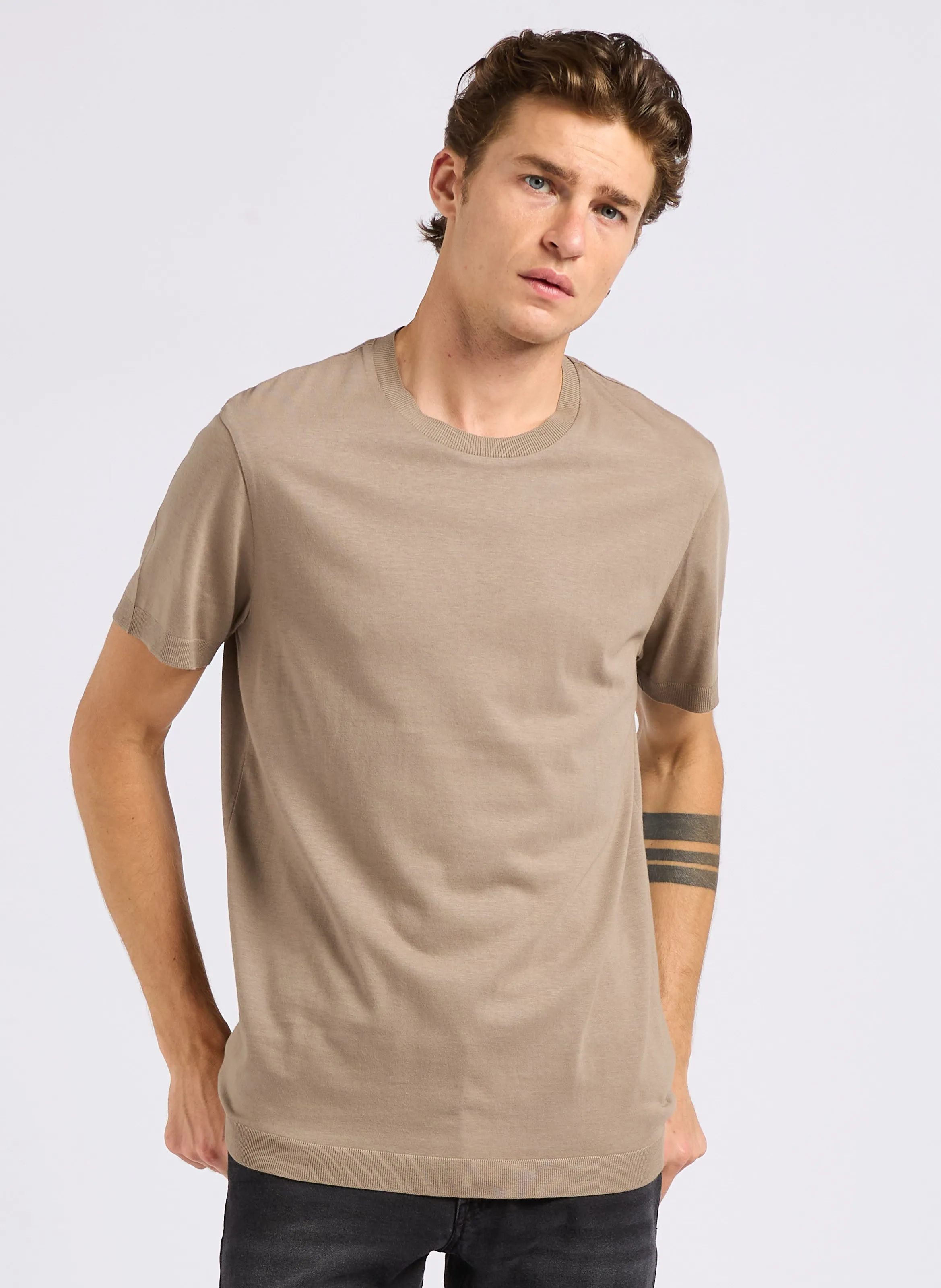 IKKS Camiseta de cuello redondo de algodón elástico en marron