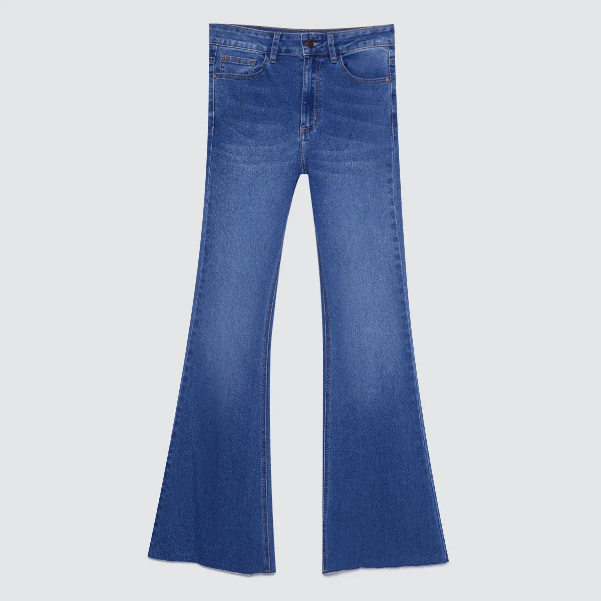 Jeans Flare Con Ruedo Al Corte