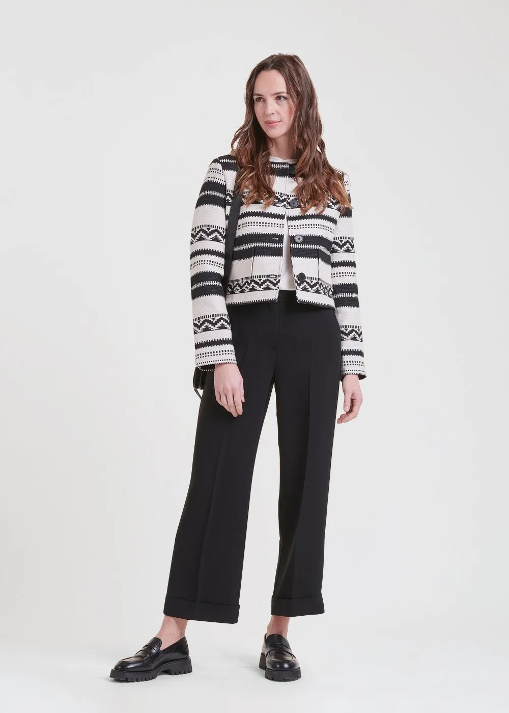 LA FEE MARABOUTEE Pantalón tobillero recto de tejido crepé y talle medio alto en negro