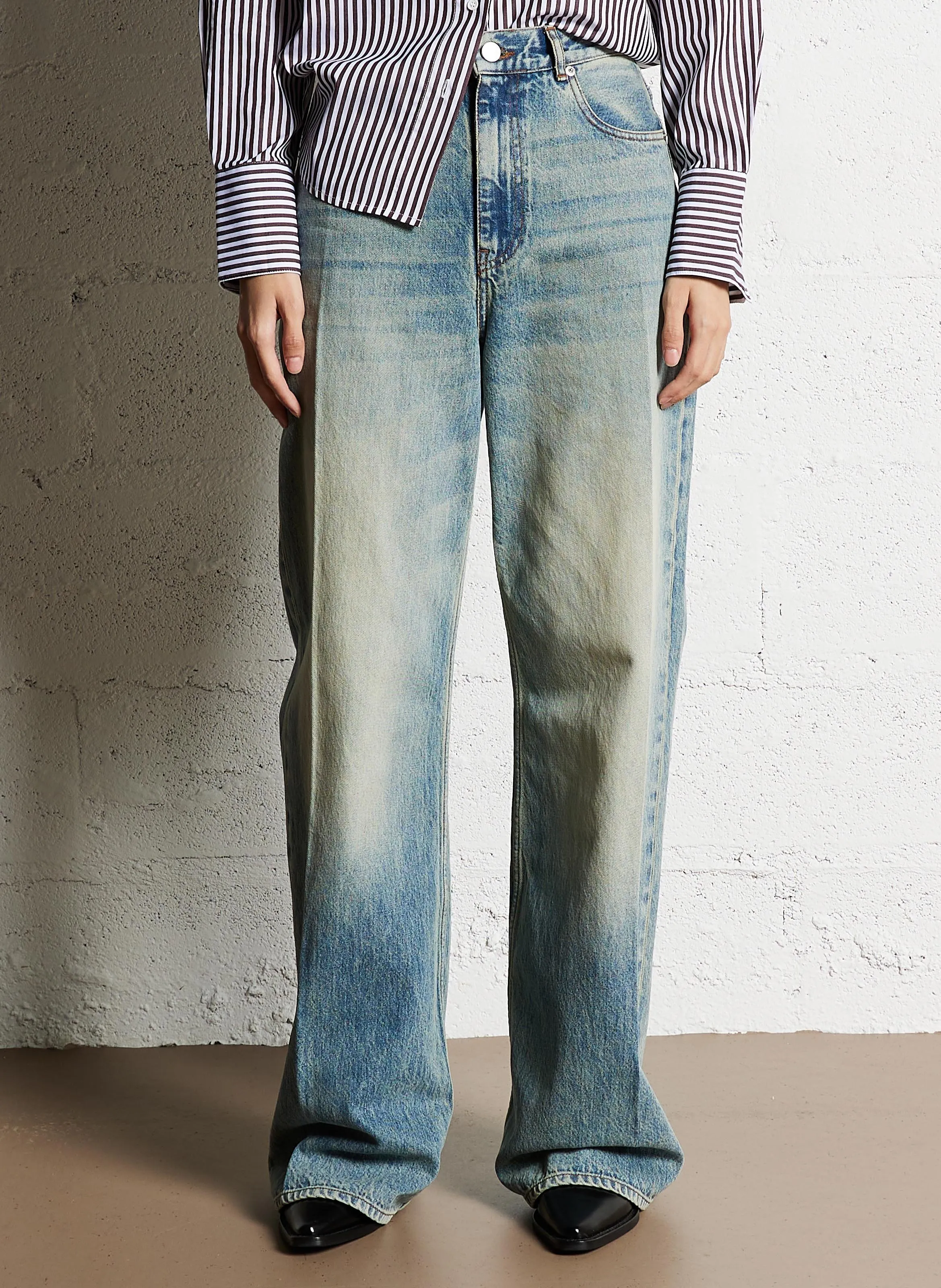 LAURENCE BRAS ENCA  VAQUERO BOYFRIEND DE TALLE ALTO DESCOLORIDO EN AZUL