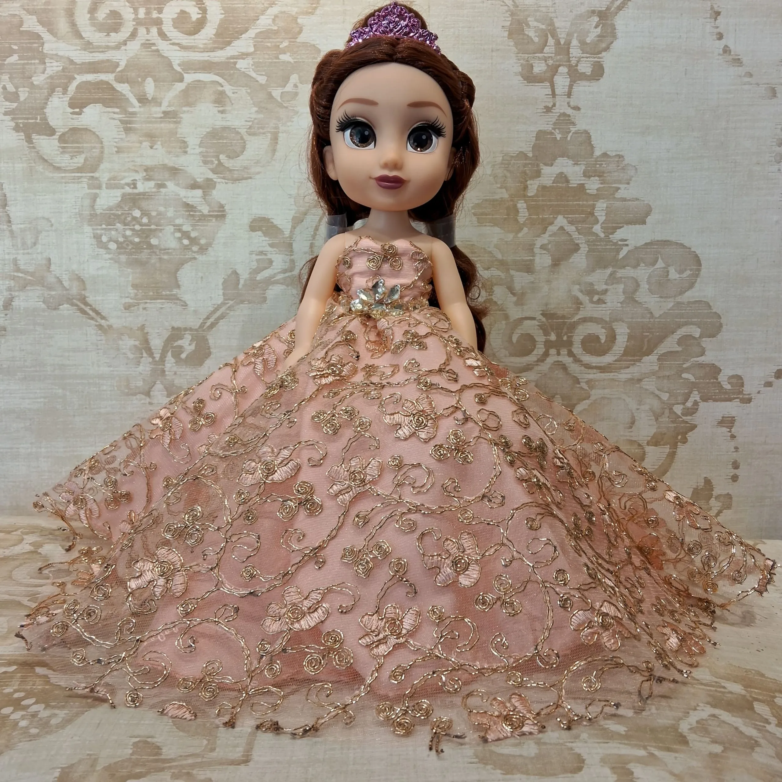 Muñeca de 15 Años Rose Gold con Encaje