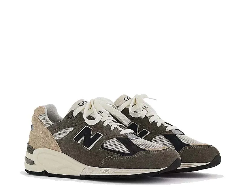 New Balance 990 V2