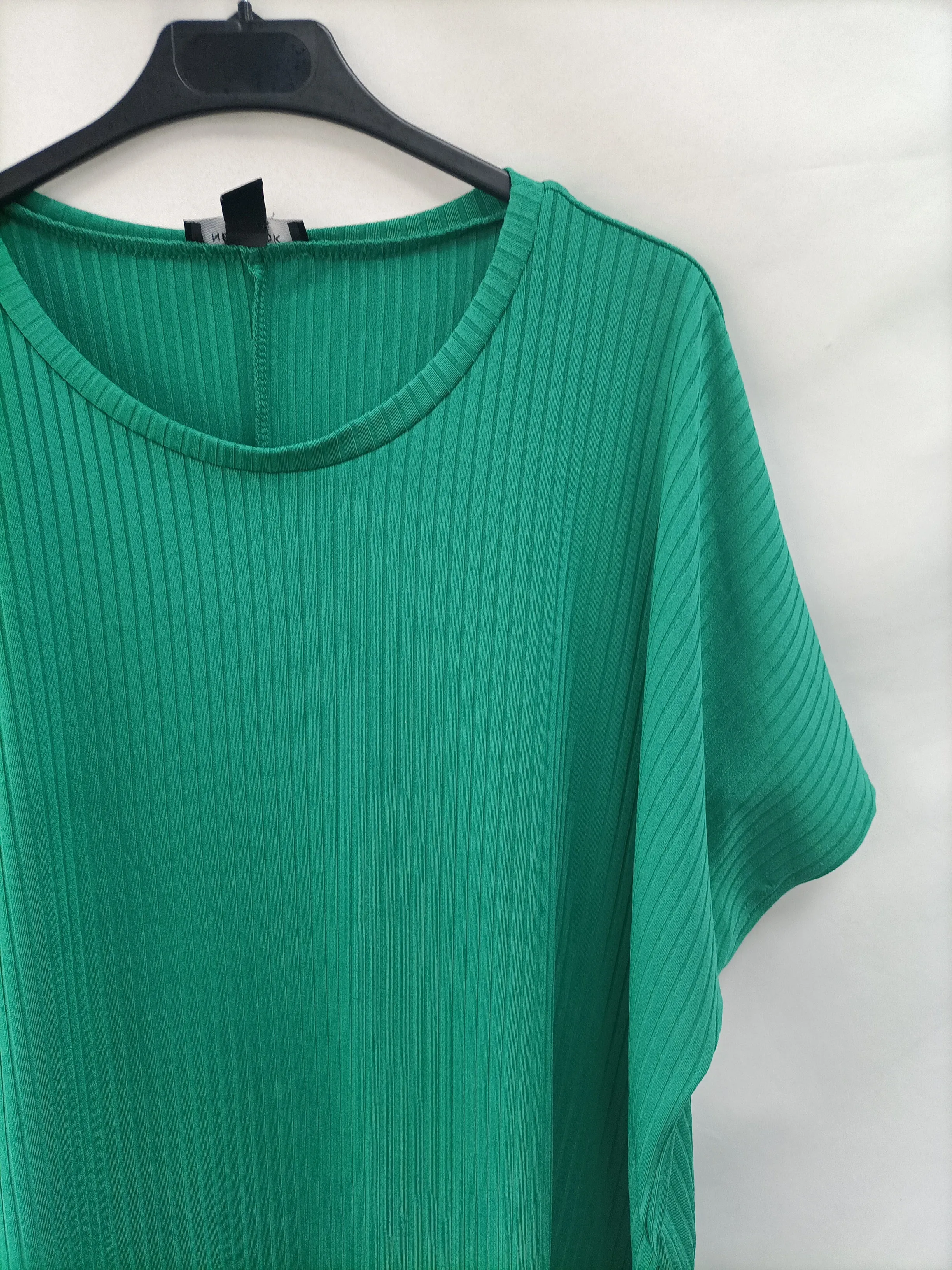 NEW LOOK. Camiseta canalé