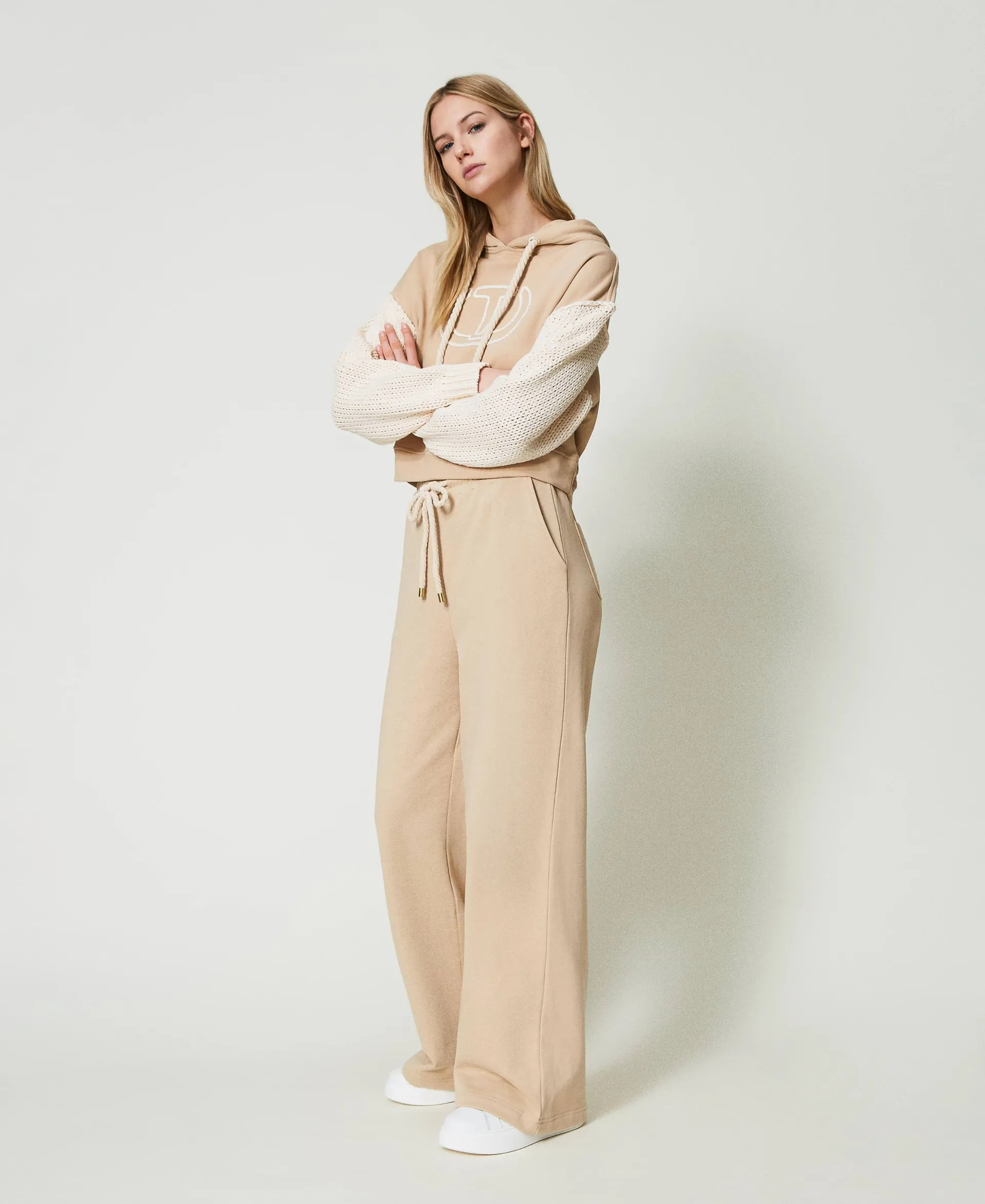 Pantalón de pernera ancha de felpa