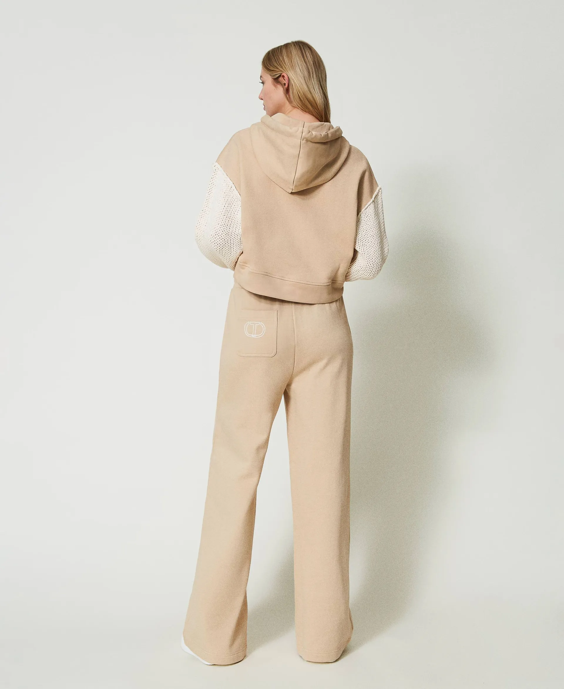 Pantalón de pernera ancha de felpa