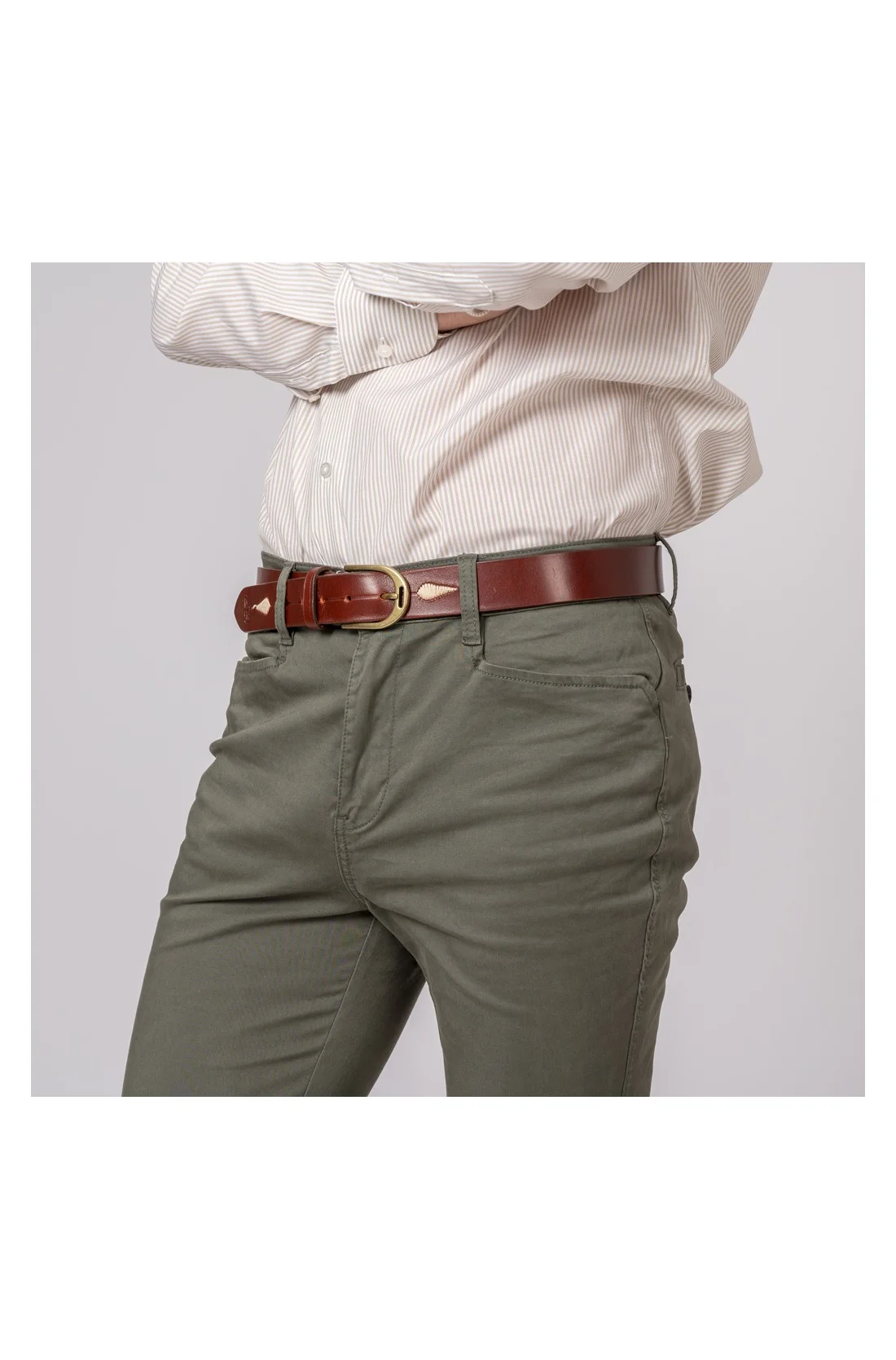 PANTALON MONTERO CON BOTONES VERDE