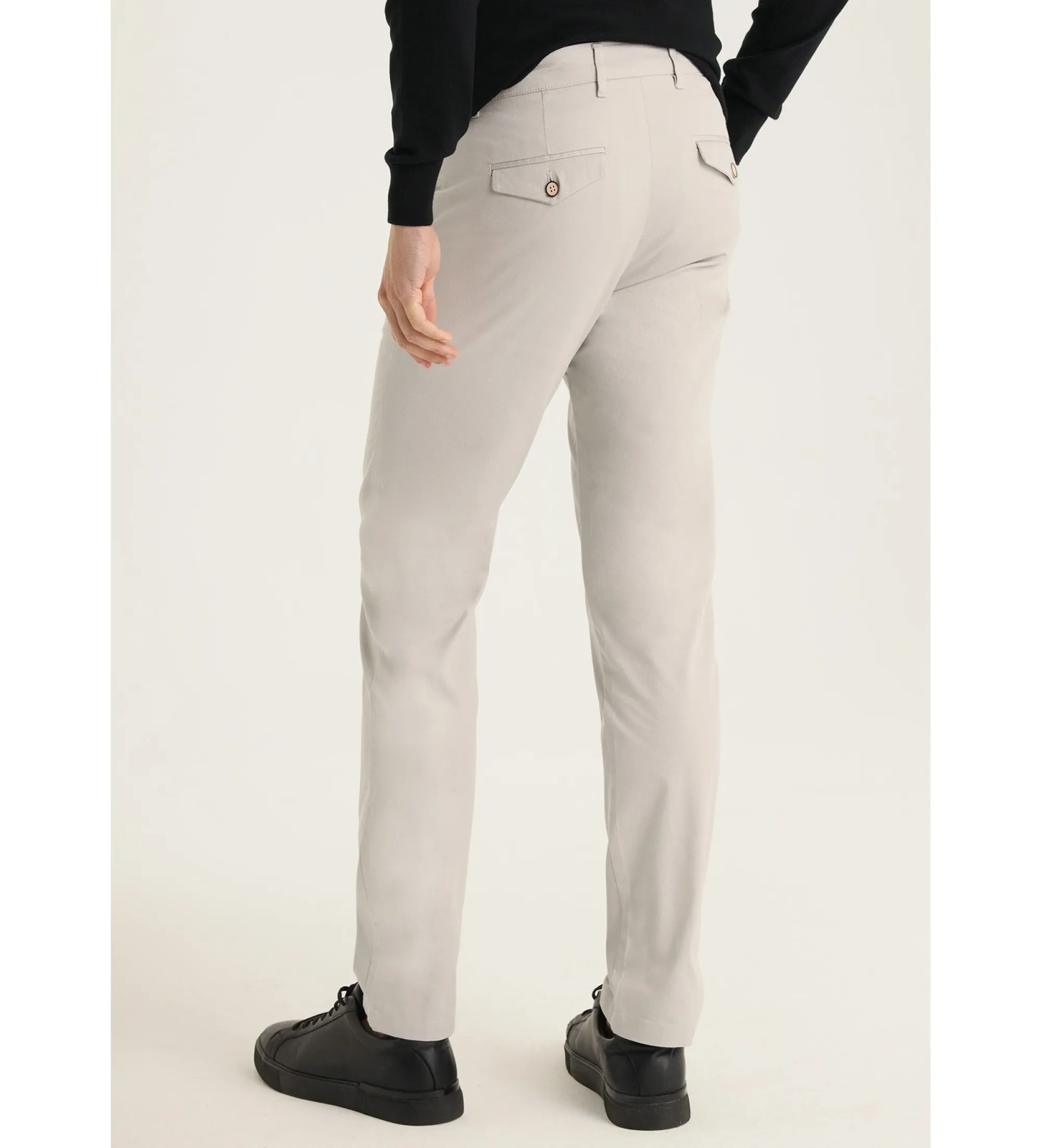 PANTALONES CHINO SLIM  TIRO MEDIO DE TEXTURA DOBBY