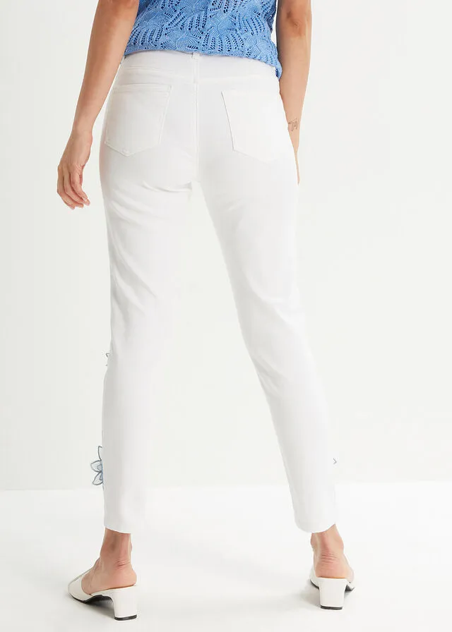 Pantalón con aplicación 3D Sarga blanca