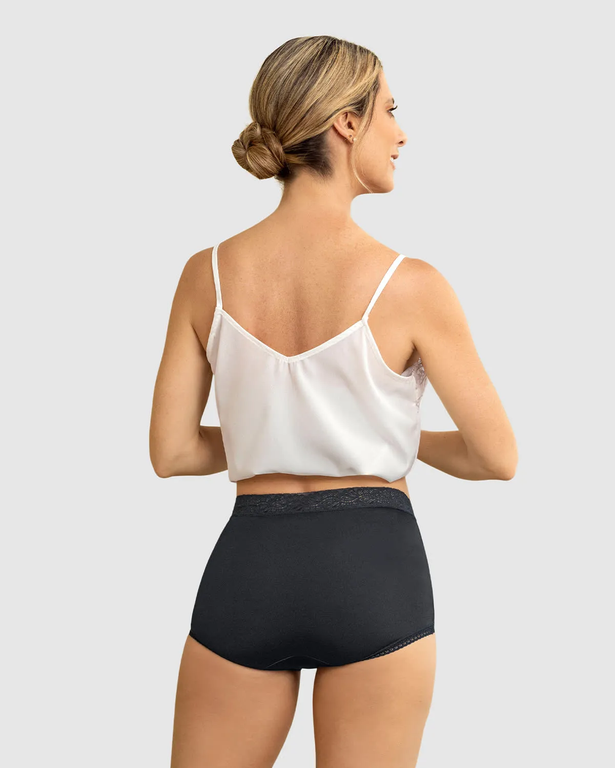 Paquete x 3 panties clásicos con toques de encaje
