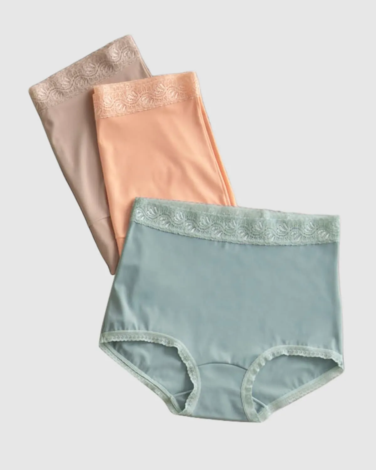 Paquete x 3 panties clásicos con toques de encaje