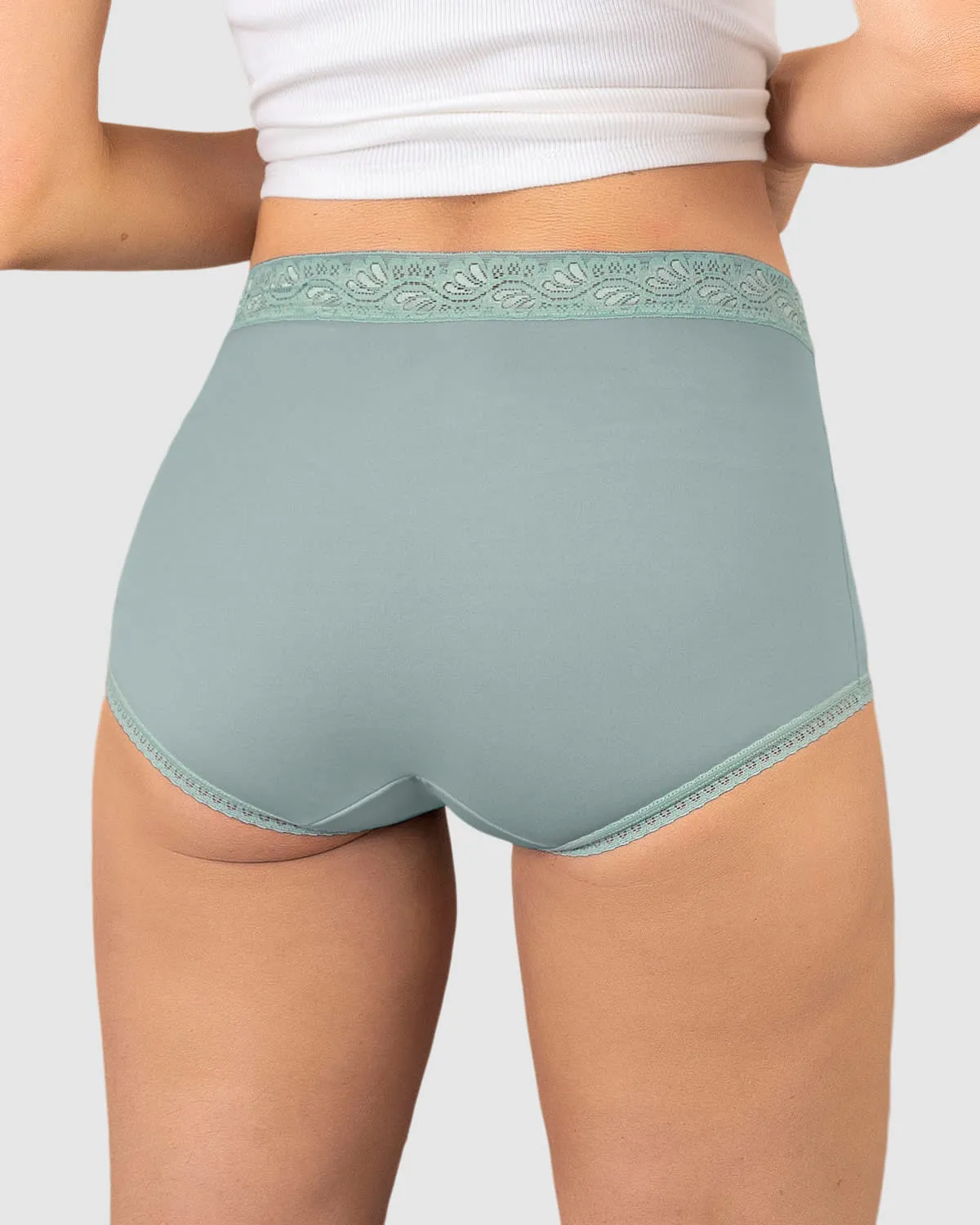 Paquete x 3 panties clásicos con toques de encaje