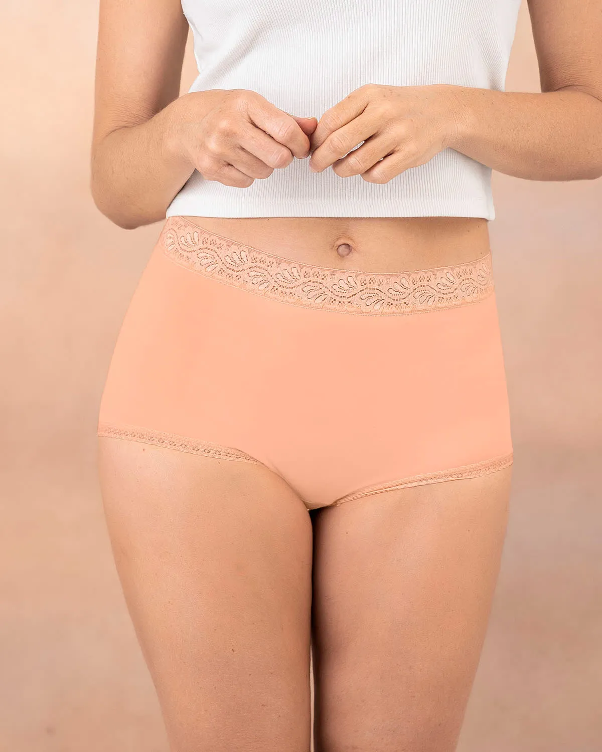 Paquete x 3 panties clásicos con toques de encaje