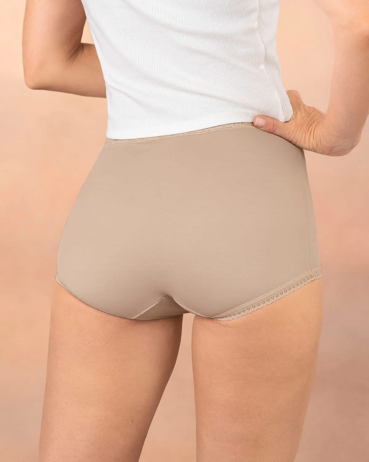 Paquete x 3 panties clásicos con toques de encaje