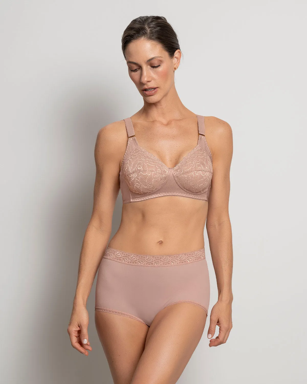Paquete x 3 panties clásicos con toques de encaje