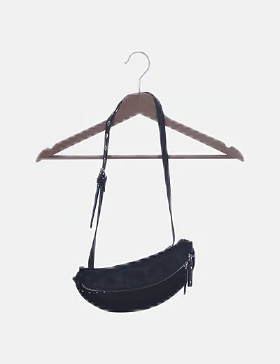 Parfois Riñonera negra combinada con tachas