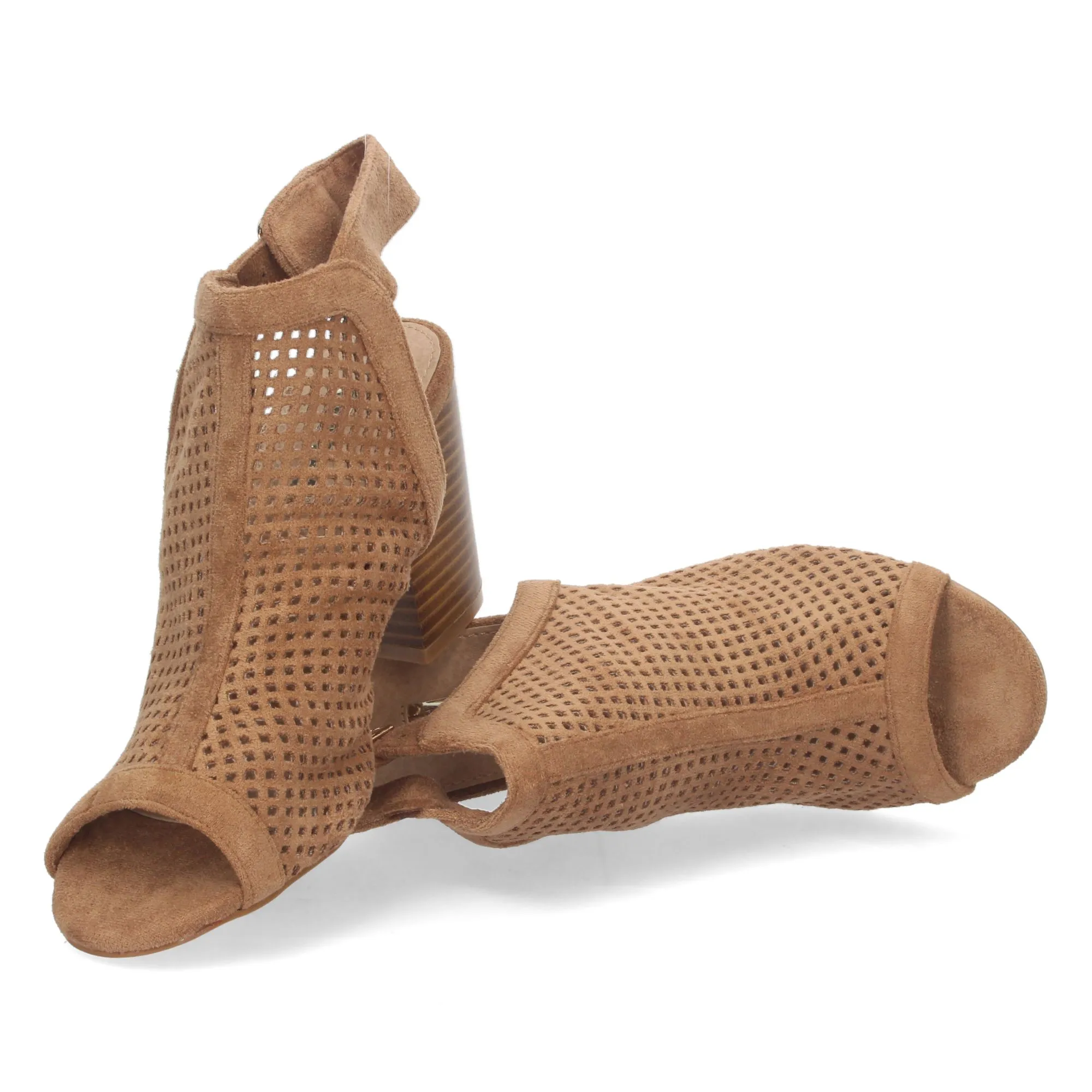 Sandalia textura calada color camel