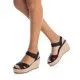 Sandalias cuña Refresh negras con hebilla en el tobillo y tiras trenzadas
