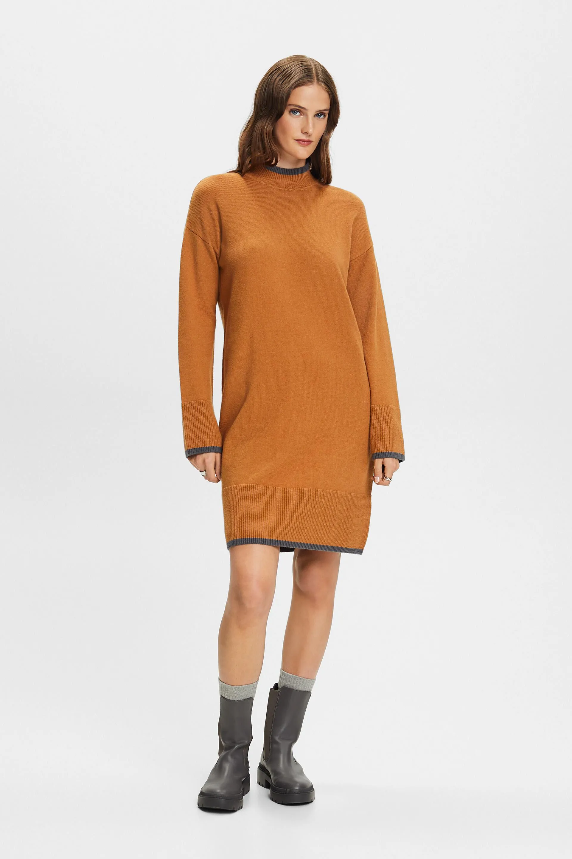 Vestido de punto con cuello alto