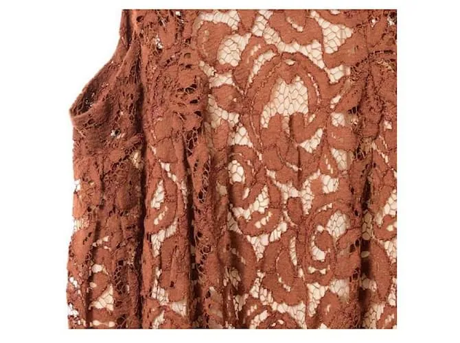 ***Vestido largo de encaje de Roberto Collina Castaño 