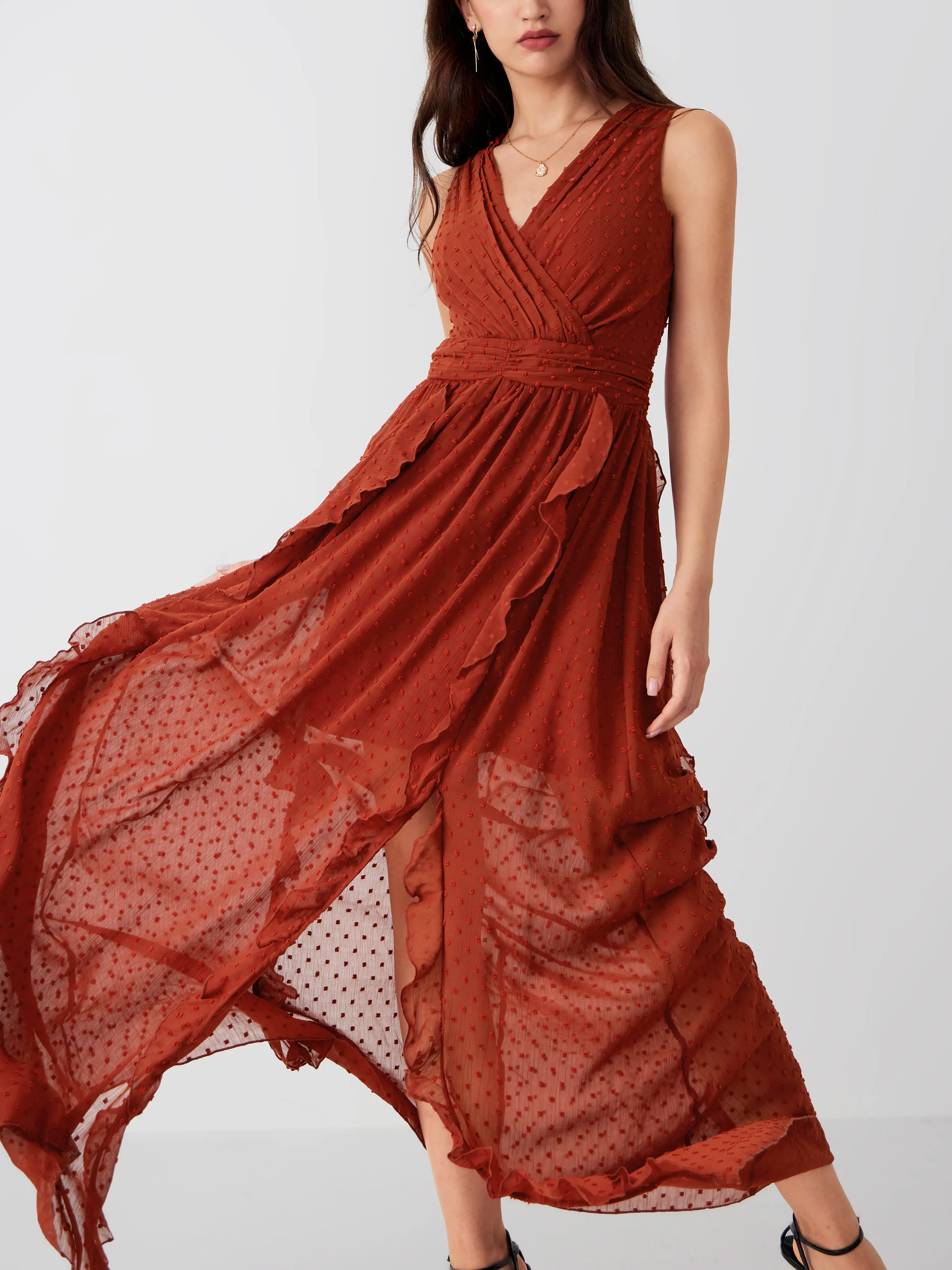 Vestido Maxi con Cuello en V y Volante en el Dobladillo
