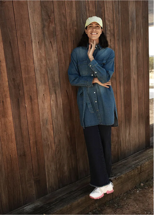 Vestido vaquero con cinturón Denim desgastado