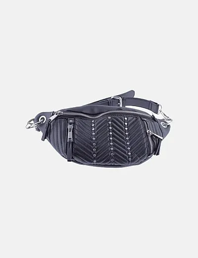Zara Rinonera negra con tachas